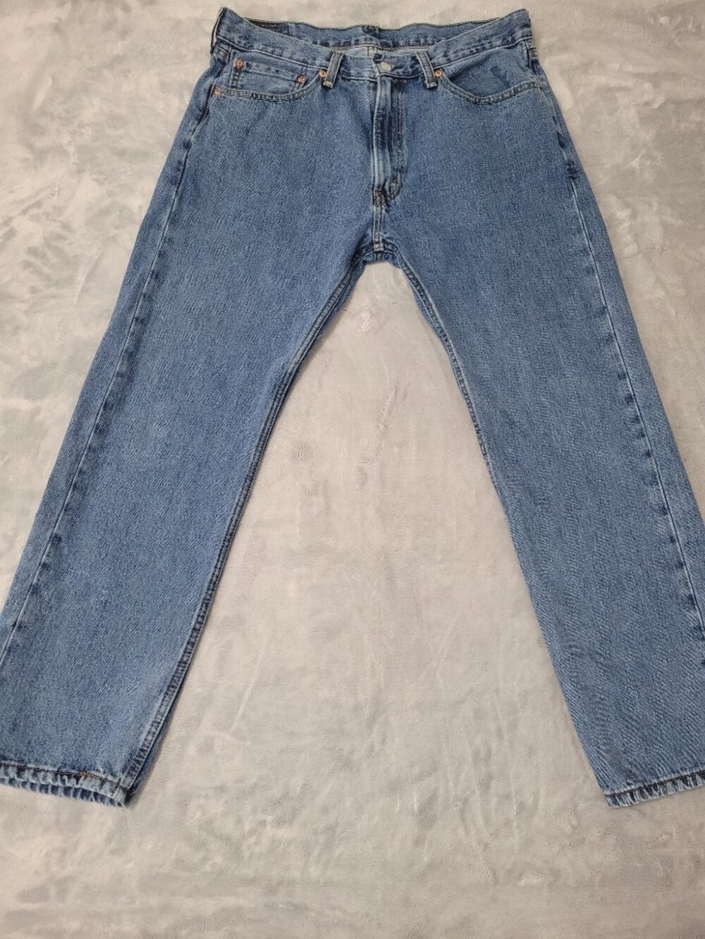 Levi’s 505 Men’s Regular Fit Straight Leg Medium Wash Jeans 36 x 30 - Picture 2 of 12